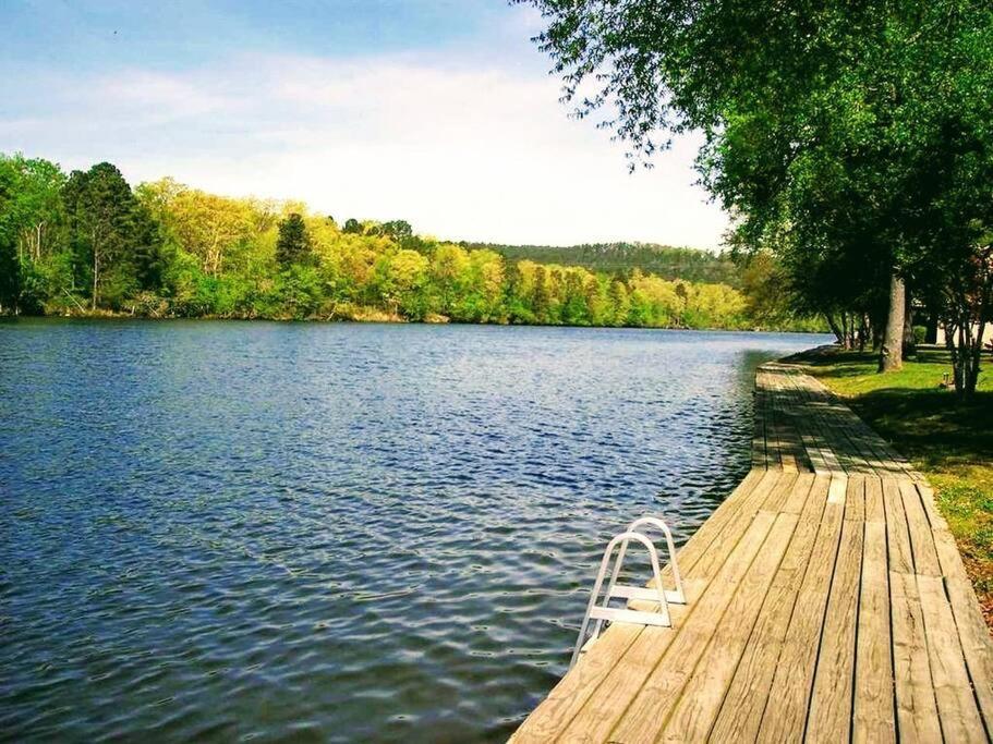 הוט ספרינגס Perfect Lake Retreat מראה חיצוני תמונה